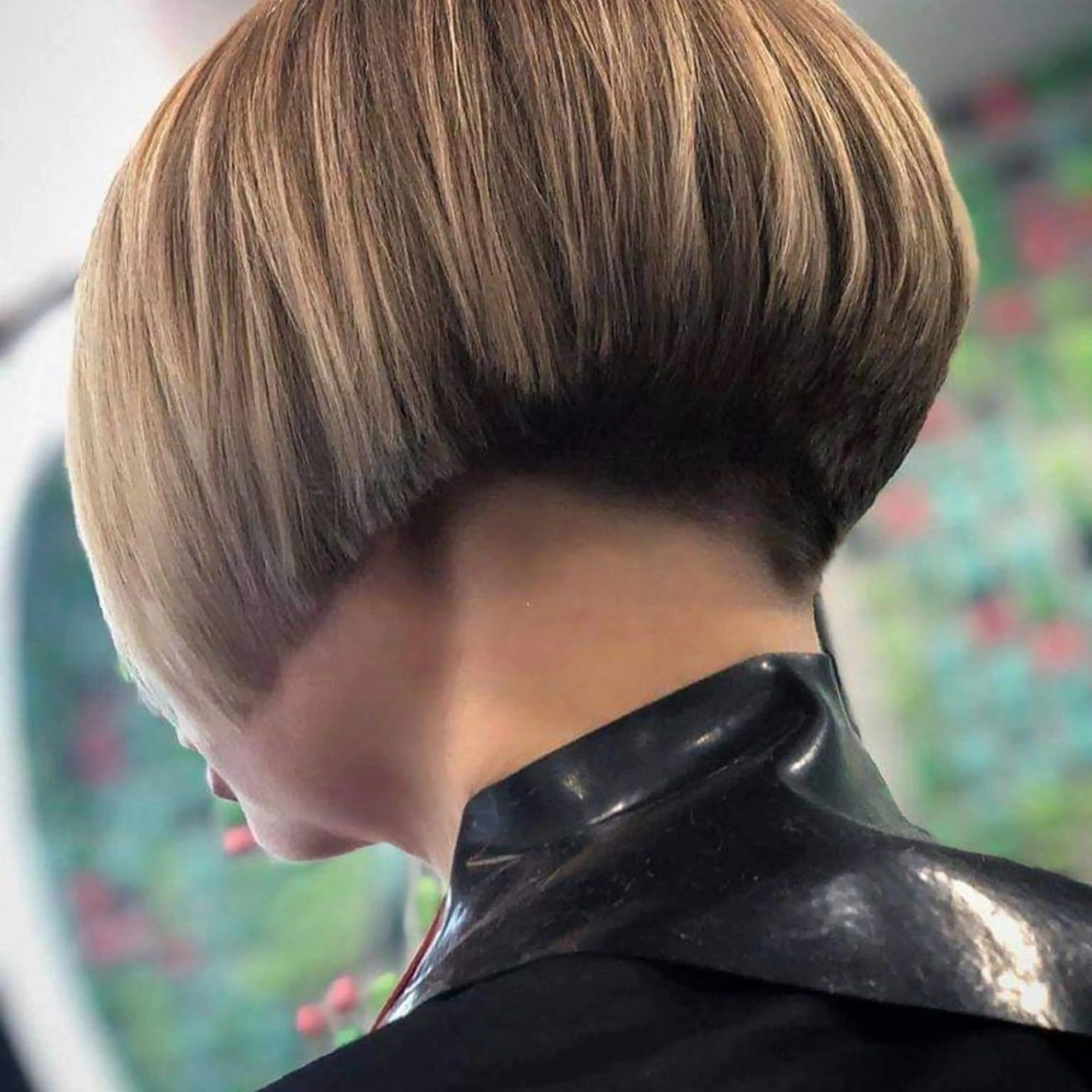Maintaining Your V Bob Haircut's Edge