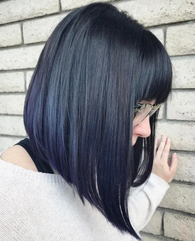 Matching your face shape to the perfect long bob with bangs