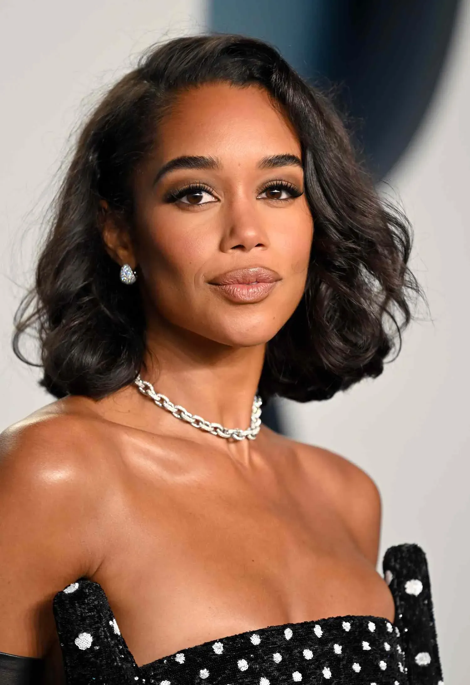 Styling Your Wavy Hair Bob Cut